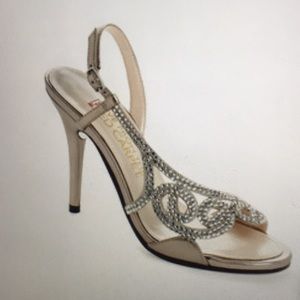 E live from the red carpet sandals